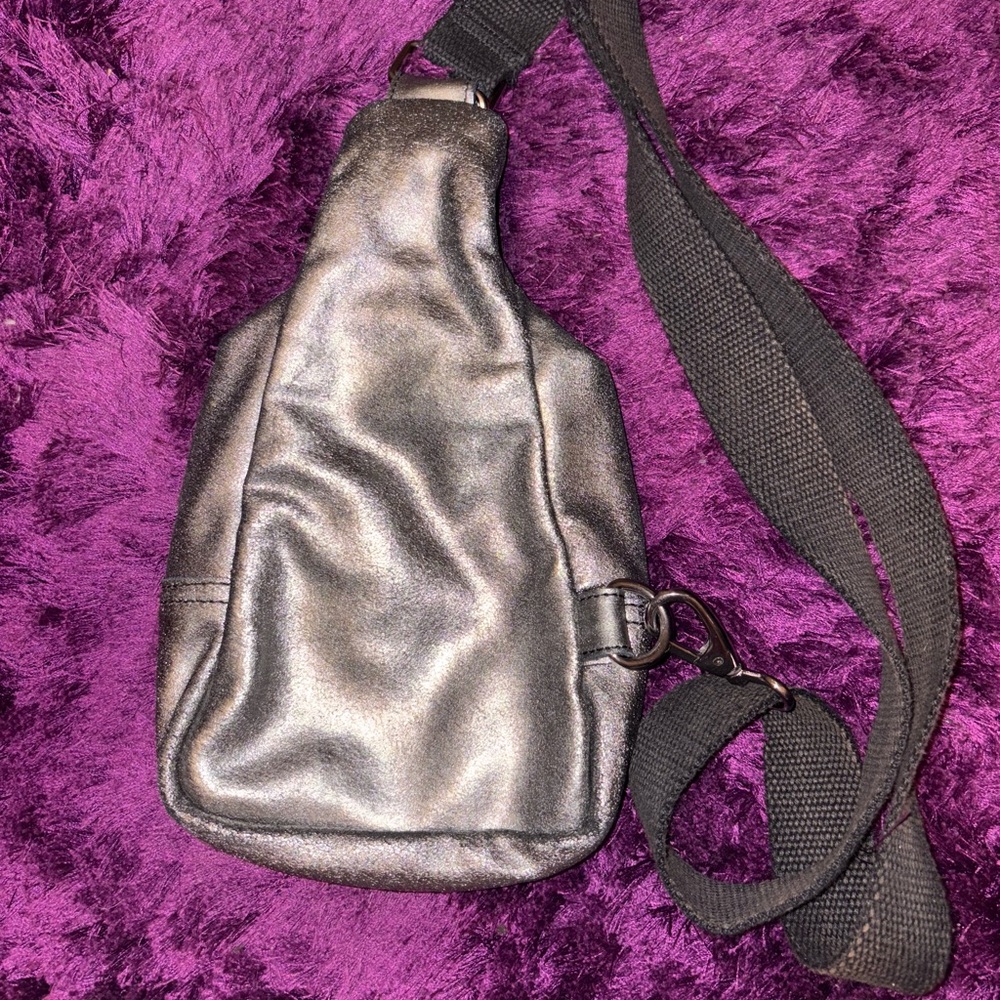 Free People Hudson Metallic Silver Sling Crossbody Bag - Picture 5 of 6